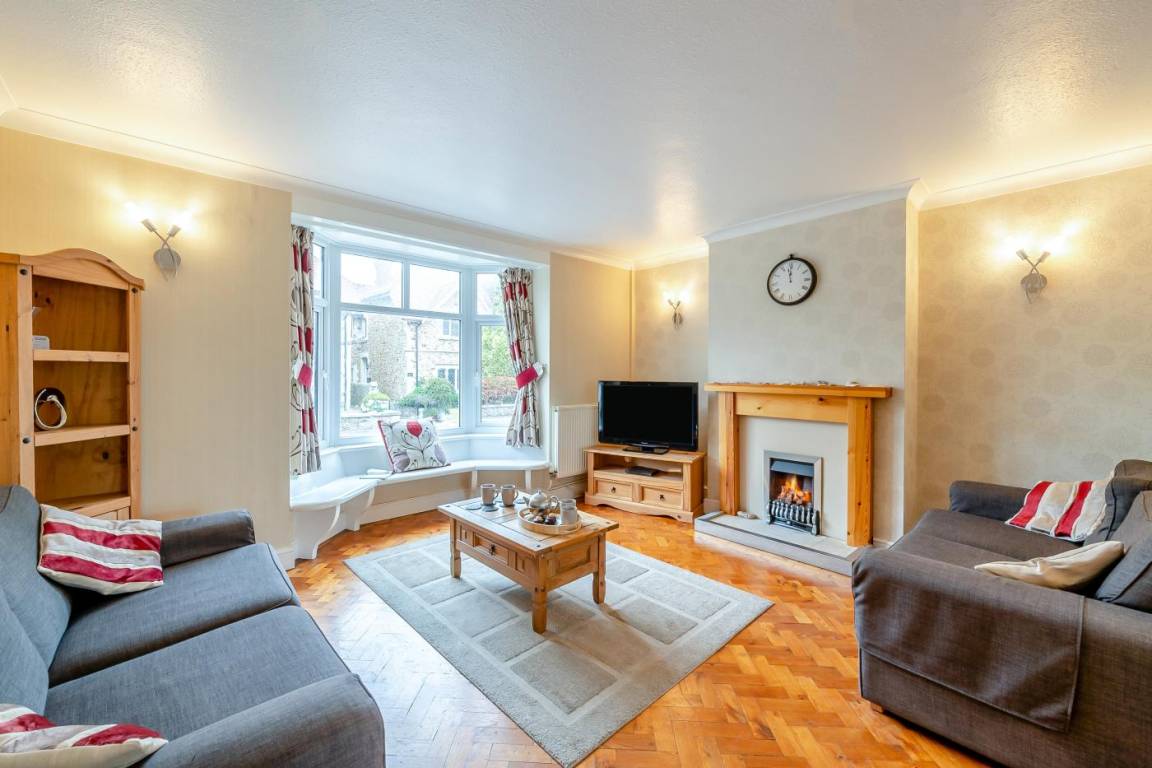 Cottage ∙ 3 Bedrooms ∙ 6 Guests - Beer