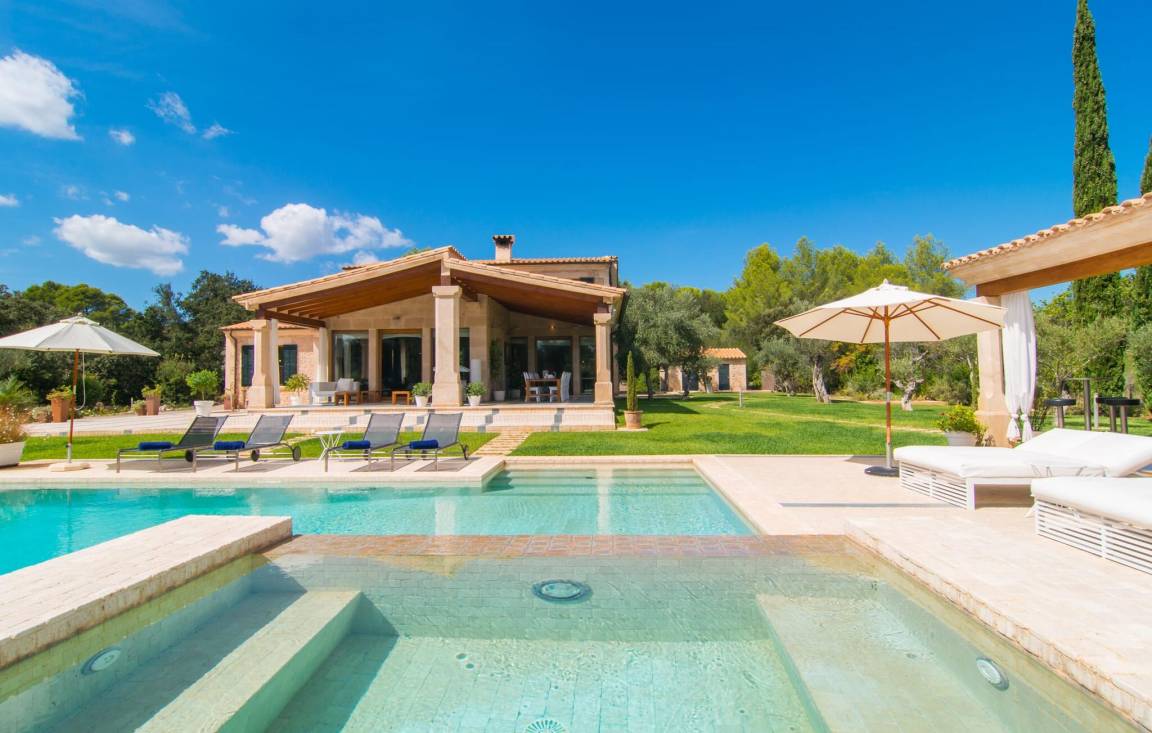 538 M² Ferienhaus ∙ 4 Schlafzimmer ∙ 8 Gäste - Pollença