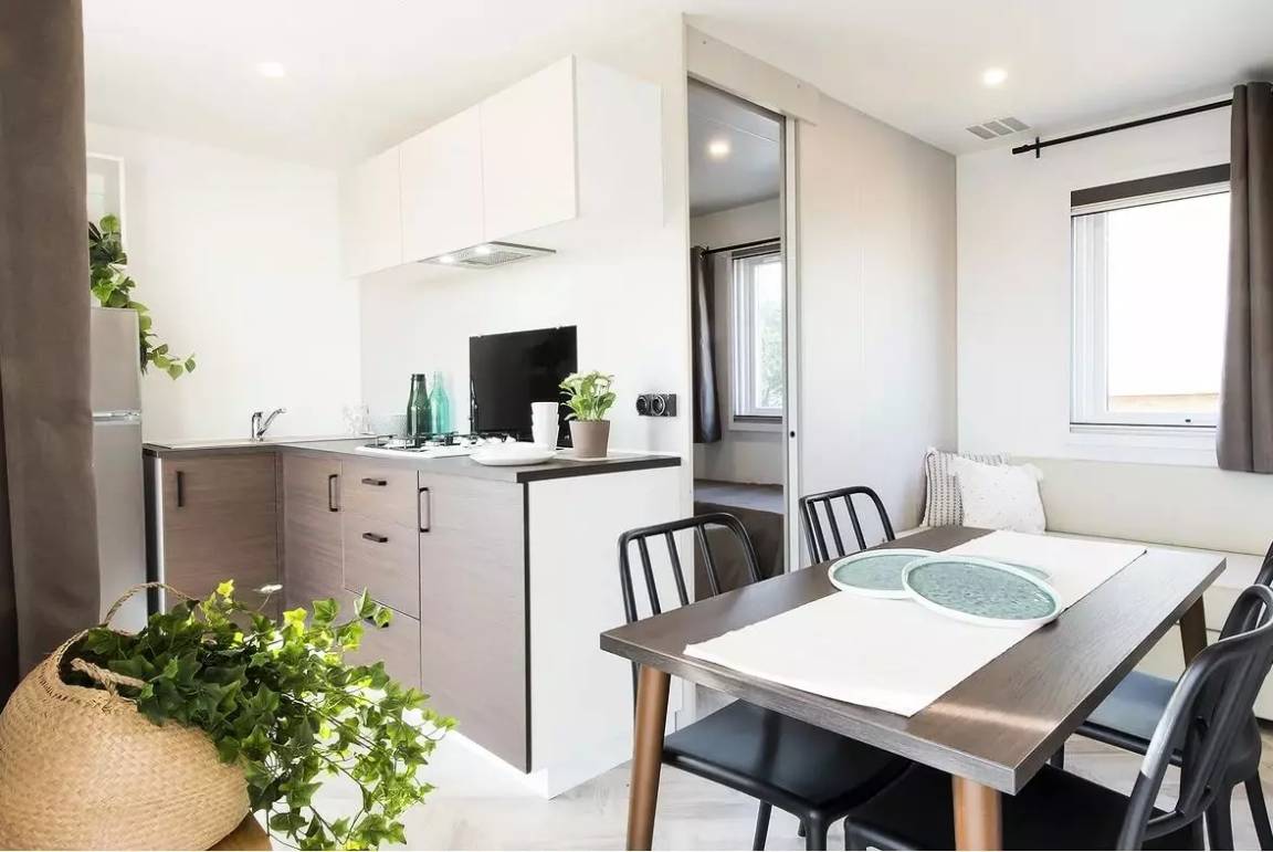 30 M² Mobilheim ∙ 2 Schlafzimmer ∙ 4 Gäste - Lago Maggiore