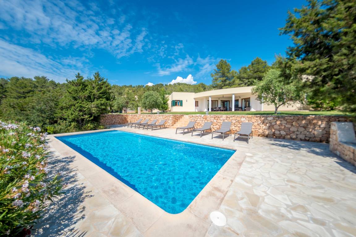 400 M² Villa ∙ 4 Habitaciones ∙ 8 Huéspedes -