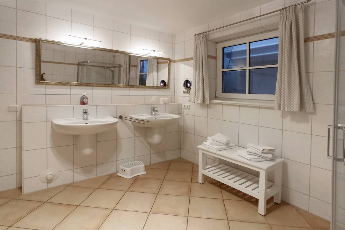 100 m² Ferienwohnung ∙ 2 Schlafzimmer ∙ 4 Gäste – Bild 16