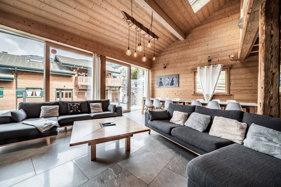 150 M² Chalet ∙ 5 Bedrooms ∙ 14 Guests - Champéry