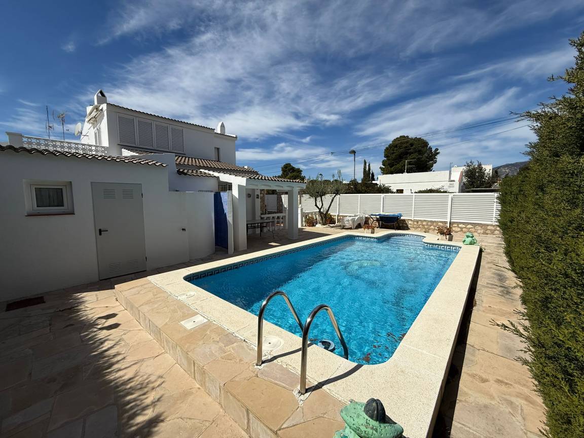 130 M² Chalet ∙ 5 Chambres ∙ 10 Personnes - Miami Platja