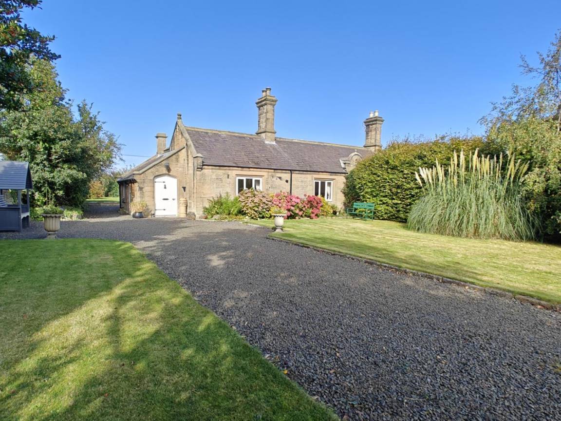 Cottage ∙ 2 Bedrooms ∙ 4 Guests - Morpeth