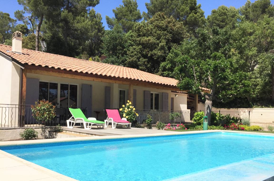 110 M² Maison De Vacances ∙ 3 Chambres ∙ 6 Personnes - Pertuis
