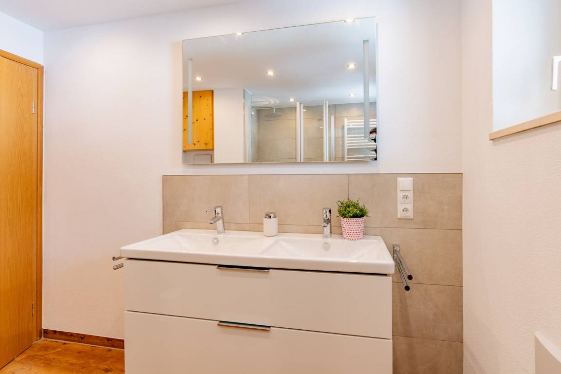 80 m² Ferienwohnung ∙ 2 Schlafzimmer ∙ 5 Gäste – Bild 11