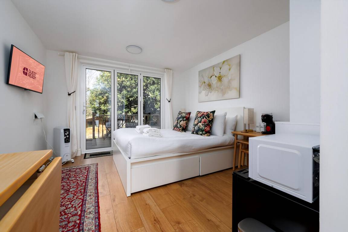 105 M² Apartment ∙ 1 Bedroom ∙ 2 Guests - Harrow