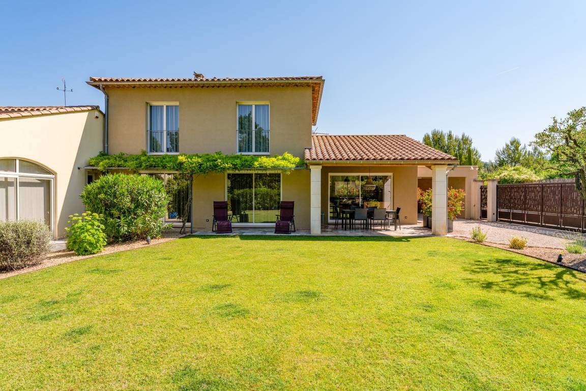 130 M² Huis ∙ 2 Slaapkamers ∙ 5 Gasten - Nyons