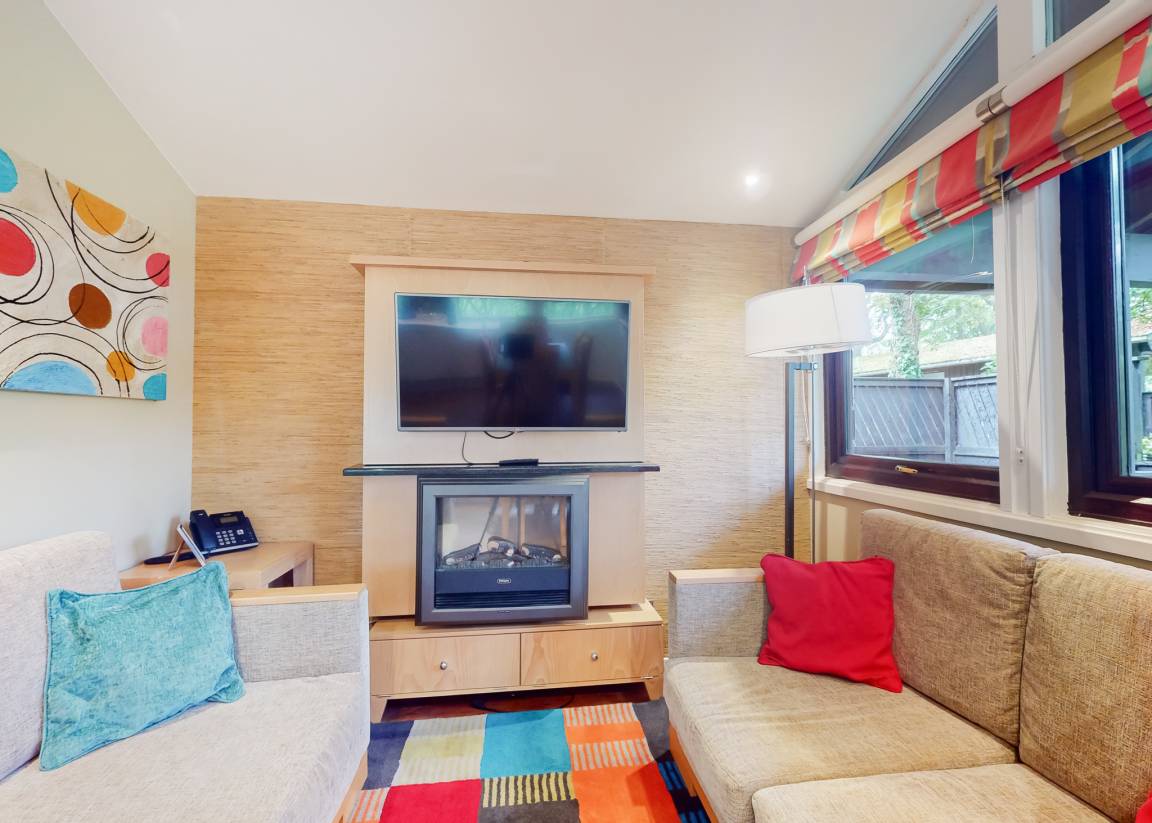Chalet ∙ 2 Bedrooms ∙ 4 Guests - England
