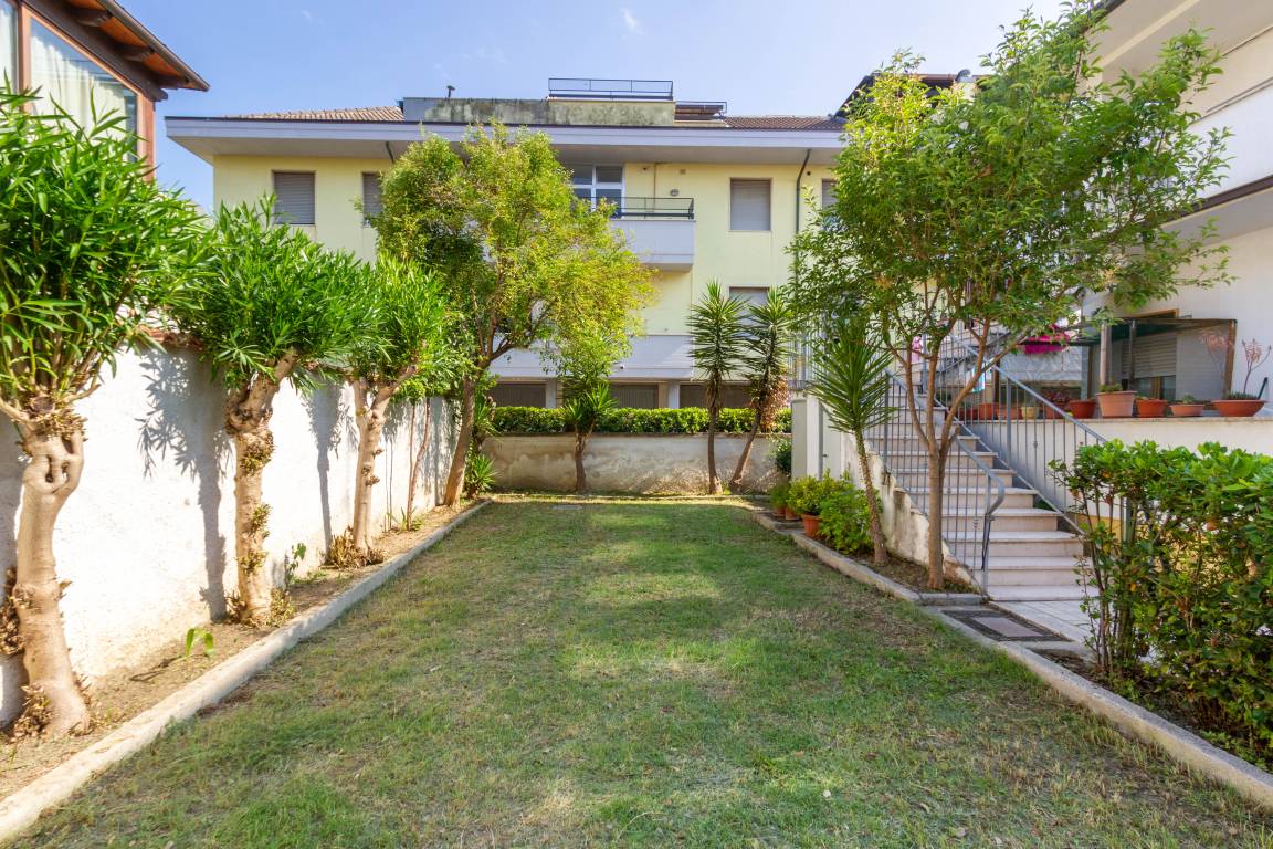77 M² Appartamento Vacanza ∙ 2 Camere Da Letto ∙ 6 Ospiti - Martinsicuro