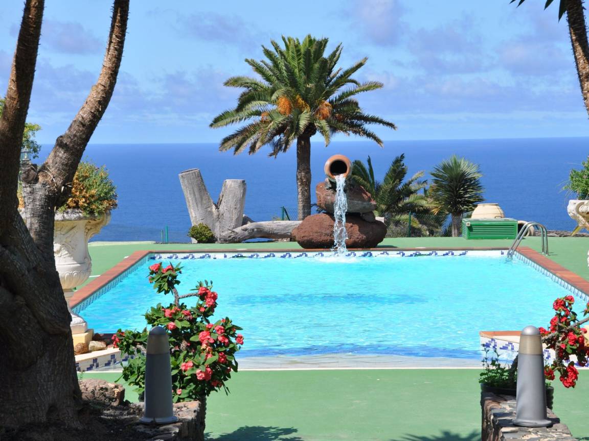 240 M² Apartment ∙ 1 Bedroom ∙ 10 Guests - Moya