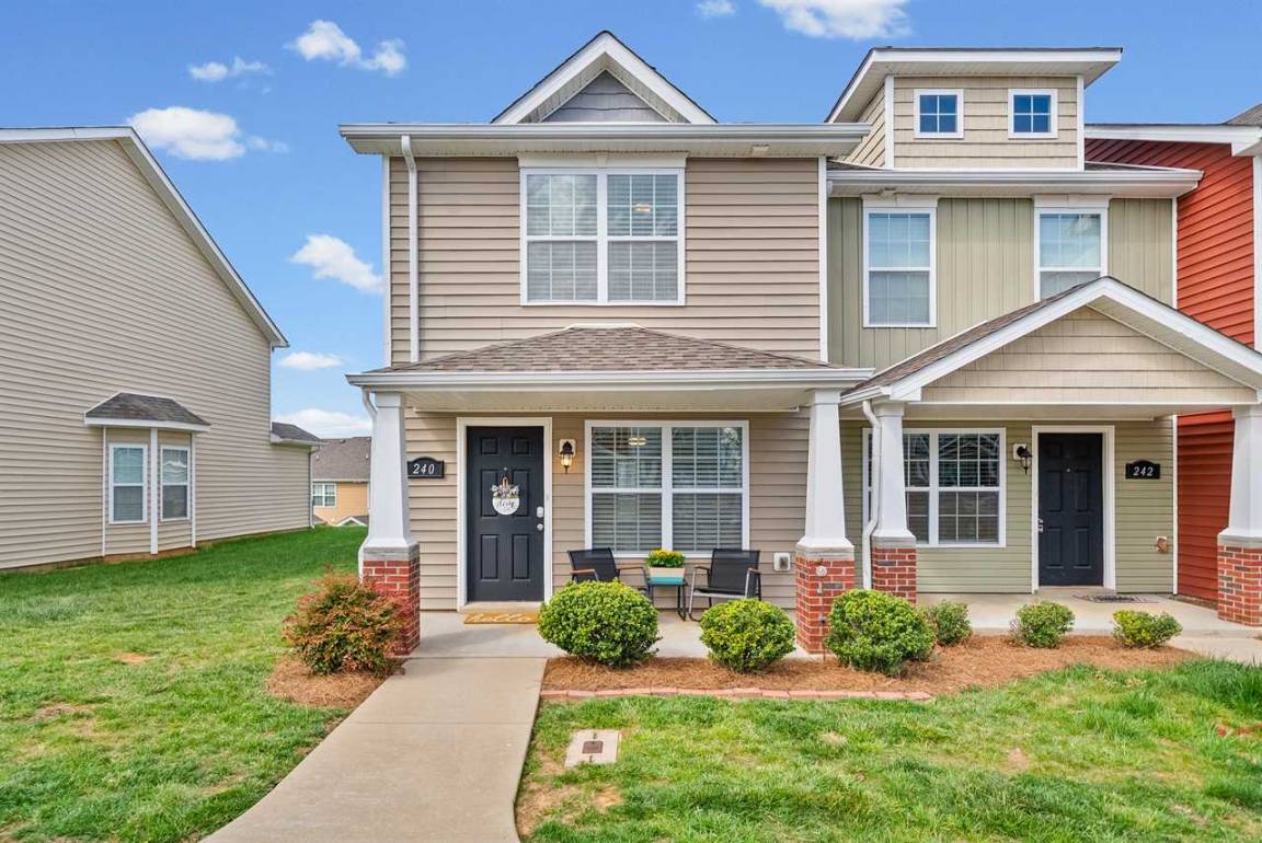 114 M² House ∙ 2 Bedrooms ∙ 6 Guests - Clarksville, TN