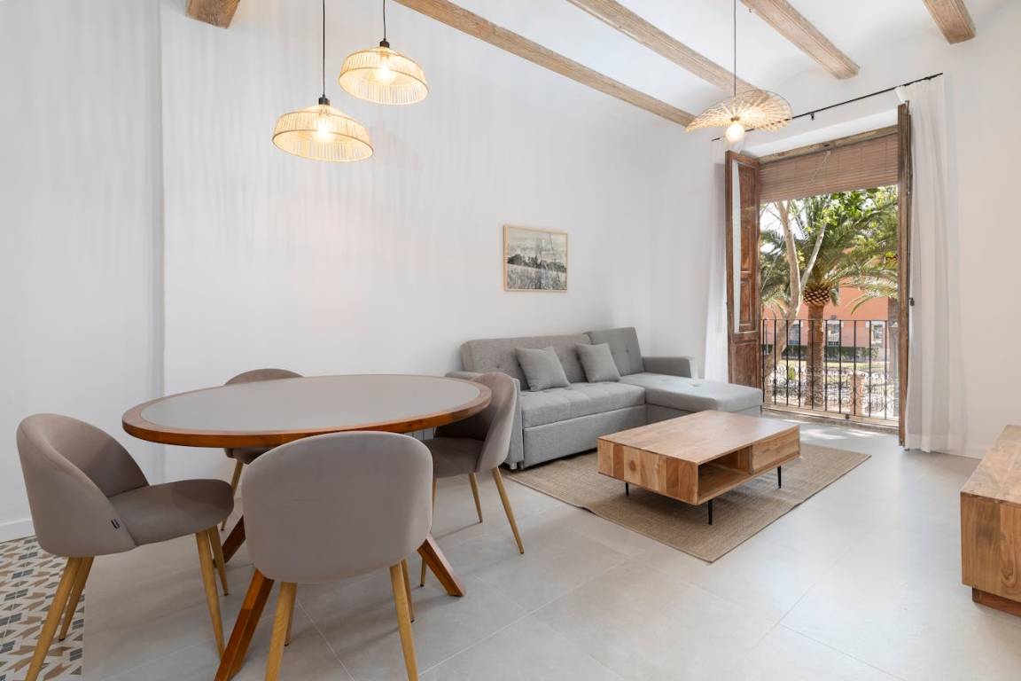 70 M² Apartamento ∙ 2 Habitaciones ∙ 4 Huéspedes - Valencia