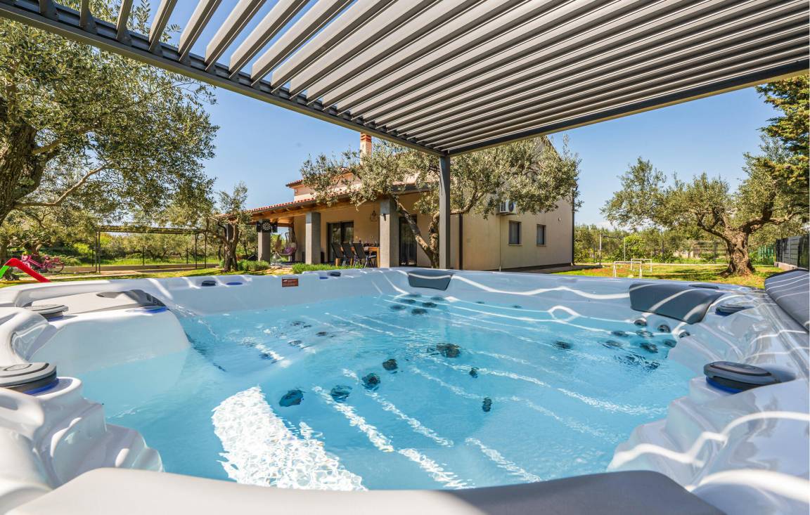 120 M² House ∙ 3 Bedrooms ∙ 6 Guests - Pula