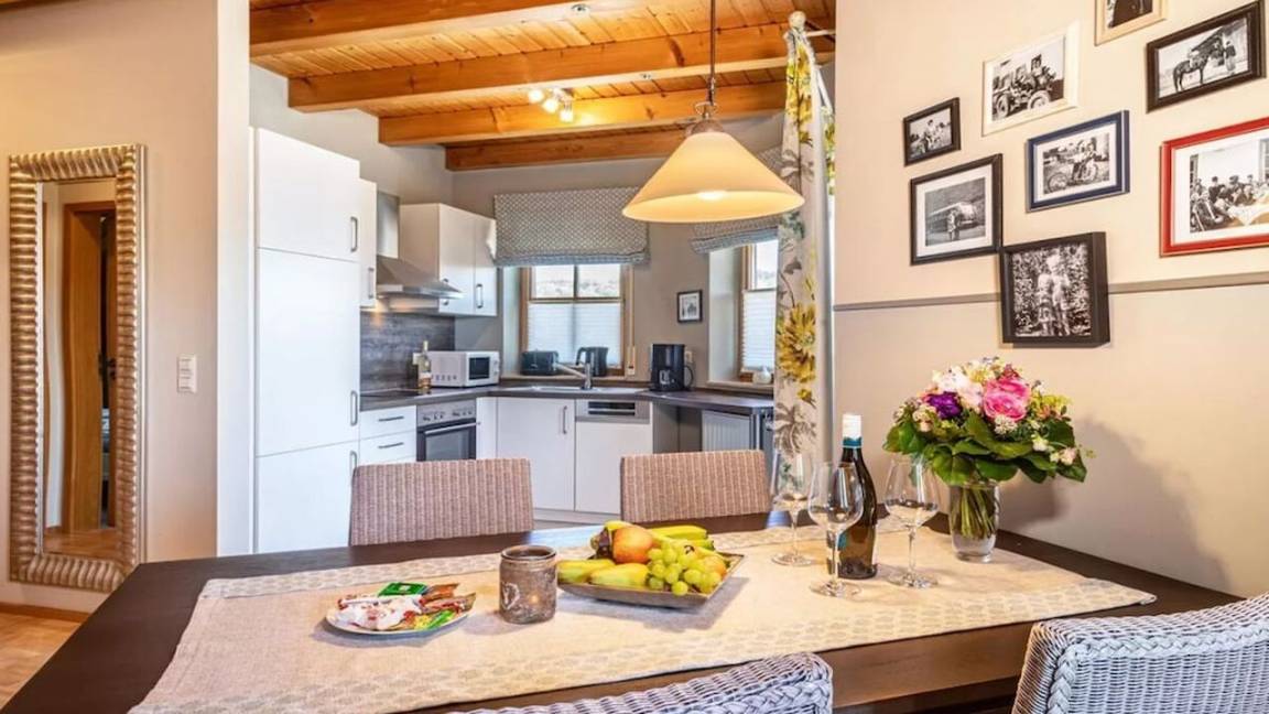 98 M² Ferienhaus ∙ 3 Schlafzimmer ∙ 5 Gäste - Meersburg
