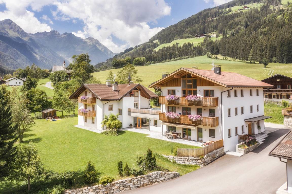 175 M² Apartment ∙ 4 Bedrooms ∙ 13 Guests - Bruneck