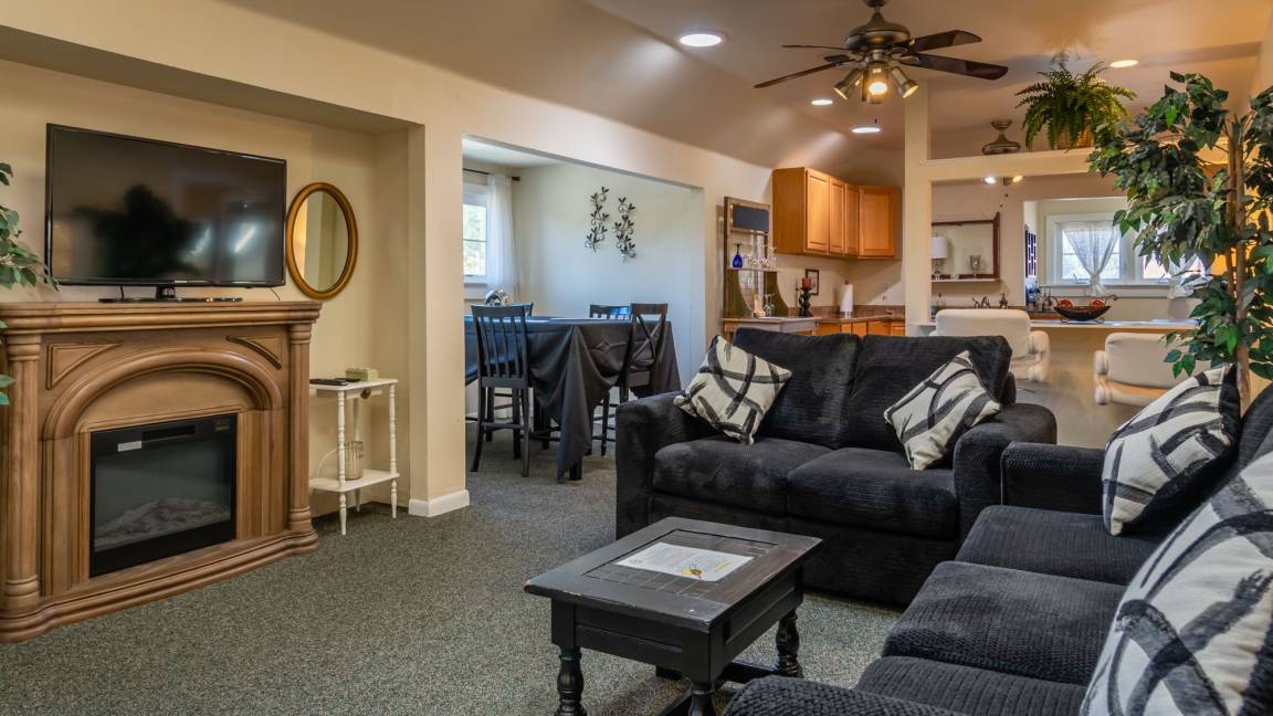 Apartment ∙ 2 Bedrooms ∙ 4 Guests - Paso Robles, CA