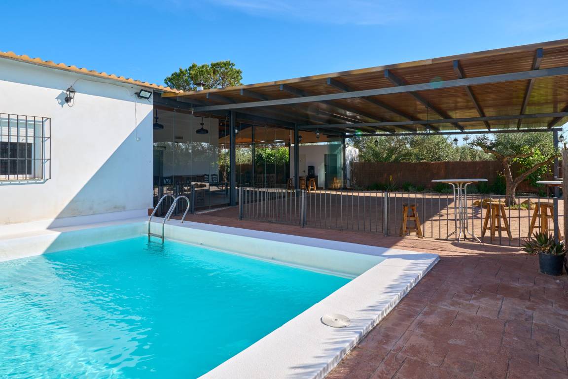 300 M² Casa ∙ 5 Habitaciones ∙ 18 Huéspedes - La Carlota