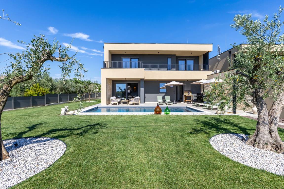 182 M² Villa ∙ 3 Bedrooms ∙ 6 Guests - Novigrad