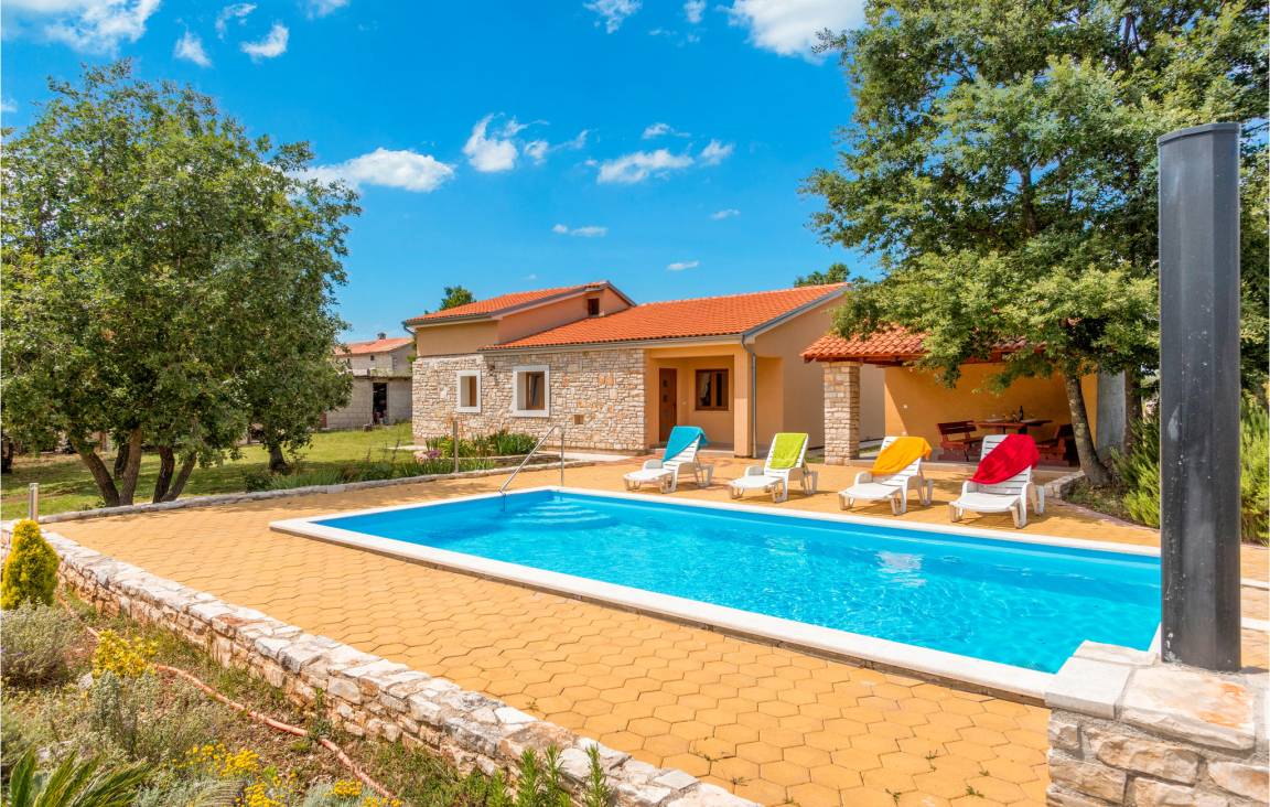 Ferienhaus mit Pool für 5 Gäste mit Hund in Juršići, Istrien