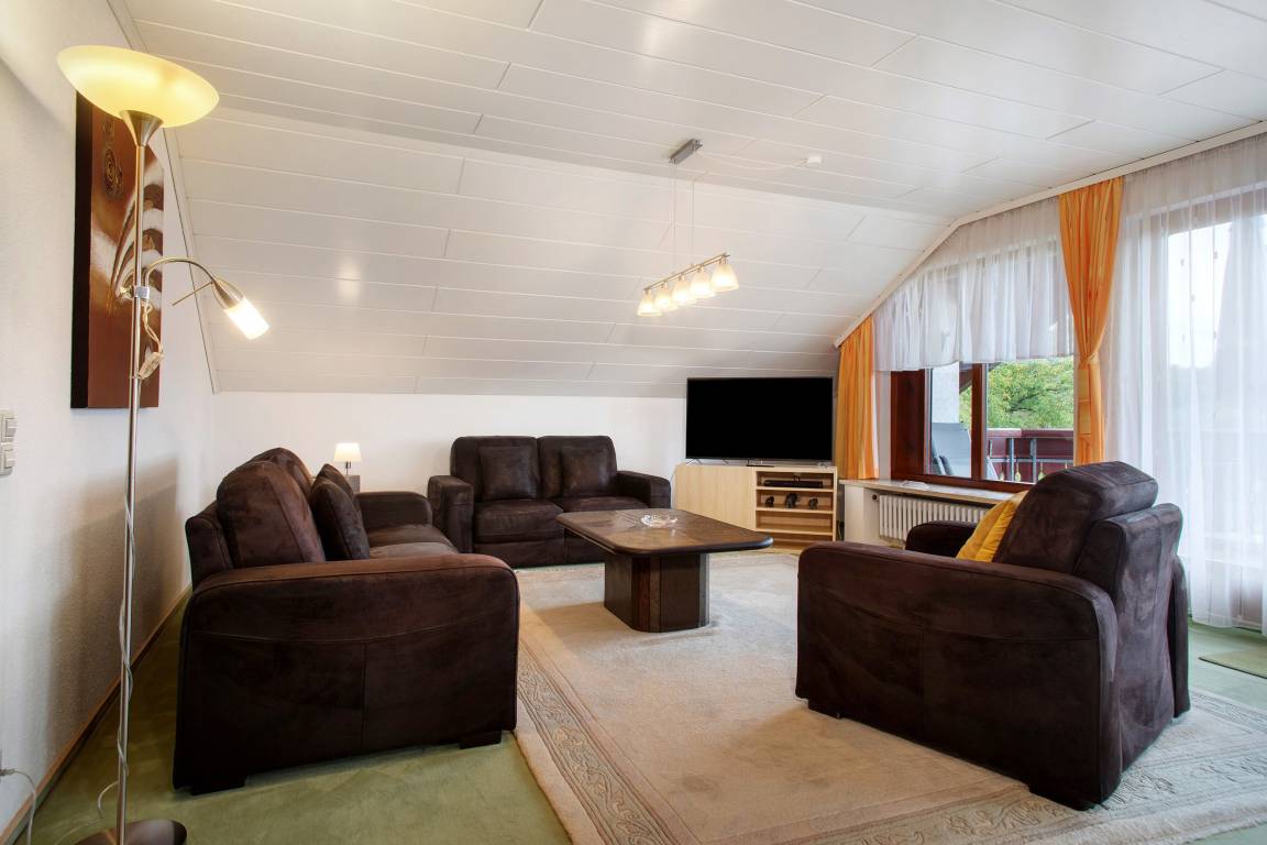 96 M² Ferienwohnung ∙ 2 Schlafzimmer ∙ 4 Gäste - Achberg