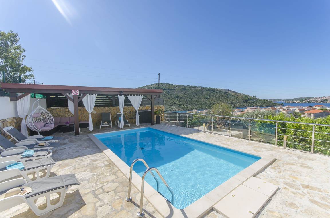 52 M² Ferienwohnung ∙ 1 Schlafzimmer ∙ 4 Gäste - Primošten