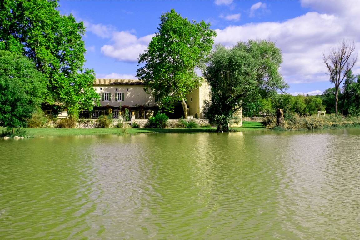Villa ∙ 9 Chambres ∙ 18 Personnes - Gard