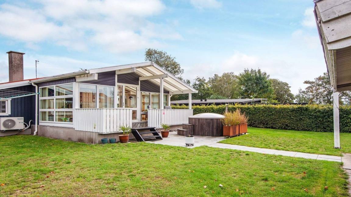 72 M² Huis ∙ 2 Slaapkamers ∙ 7 Gasten - Juelsminde