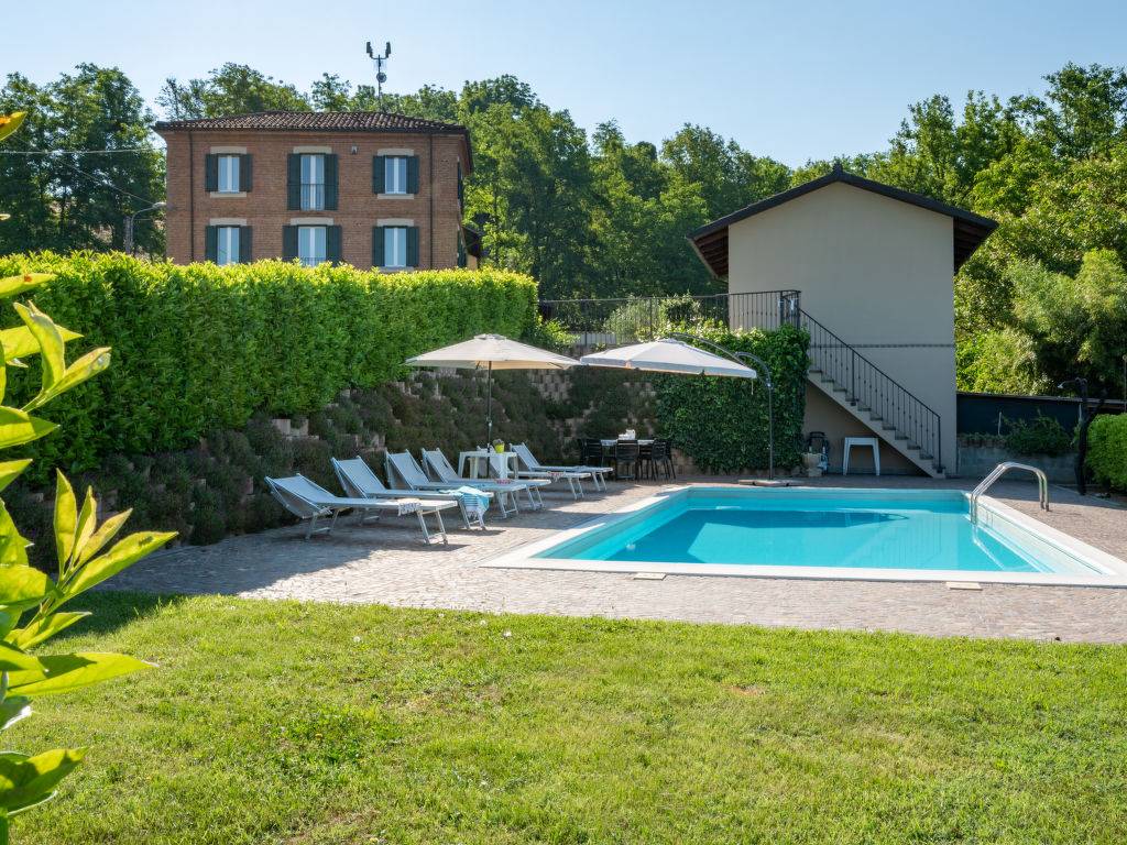 Affascinante casa con piscina, barbecue e giardino + vista panoramica