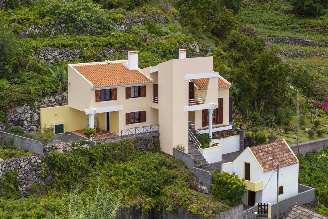 100 M² House ∙ 2 Bedrooms ∙ 4 Guests - Madeira