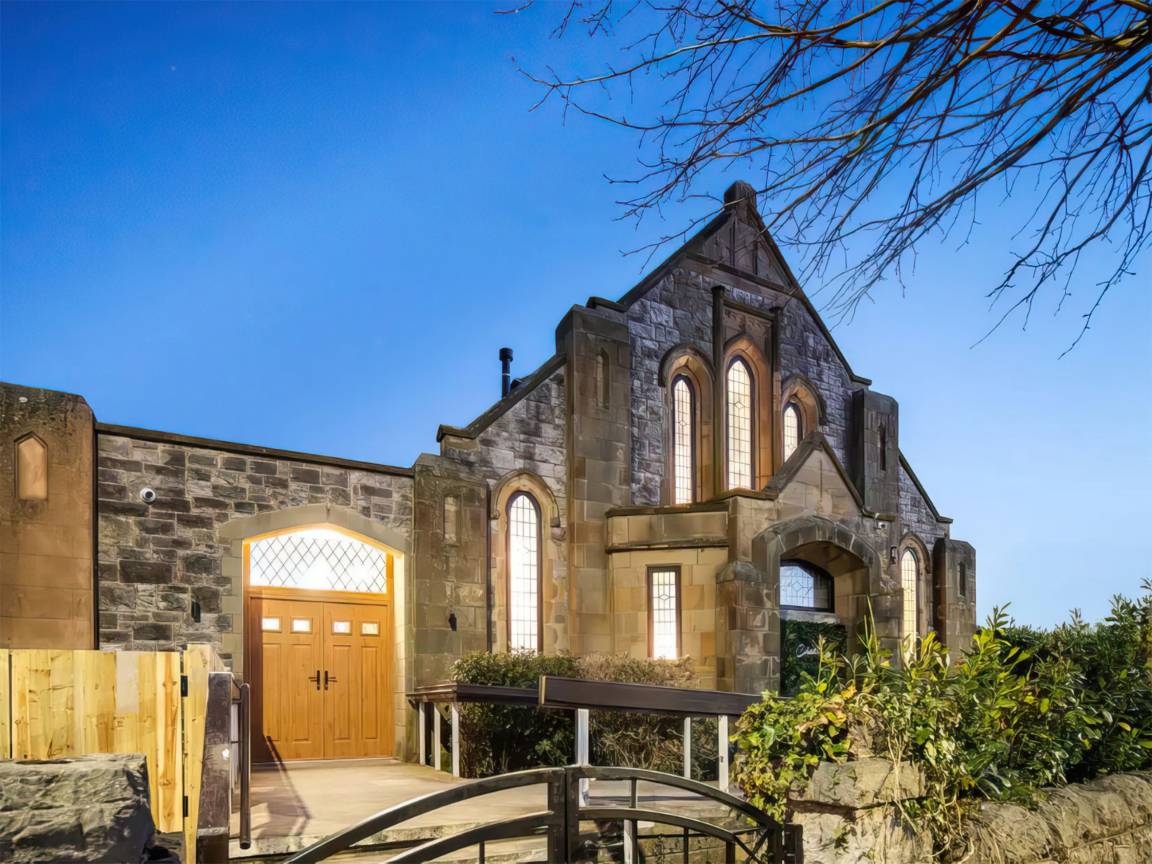 Cottage ∙ 13 Bedrooms ∙ 28 Guests - Wales