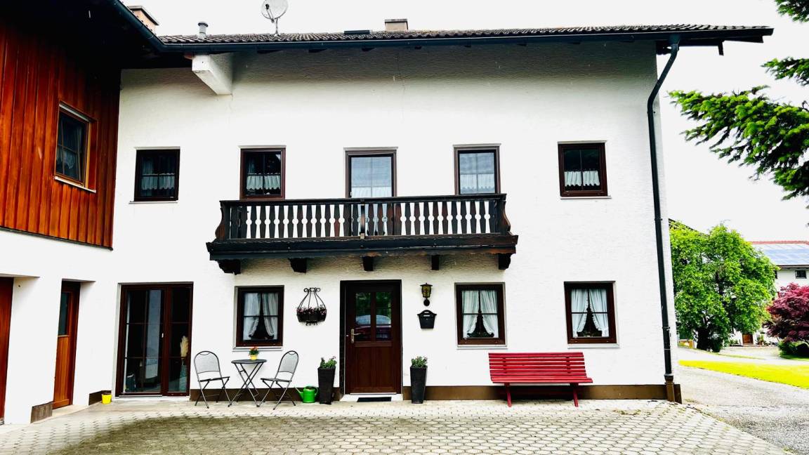 100 M² Apartment ∙ 2 Bedrooms ∙ 4 Guests - Chiemsee