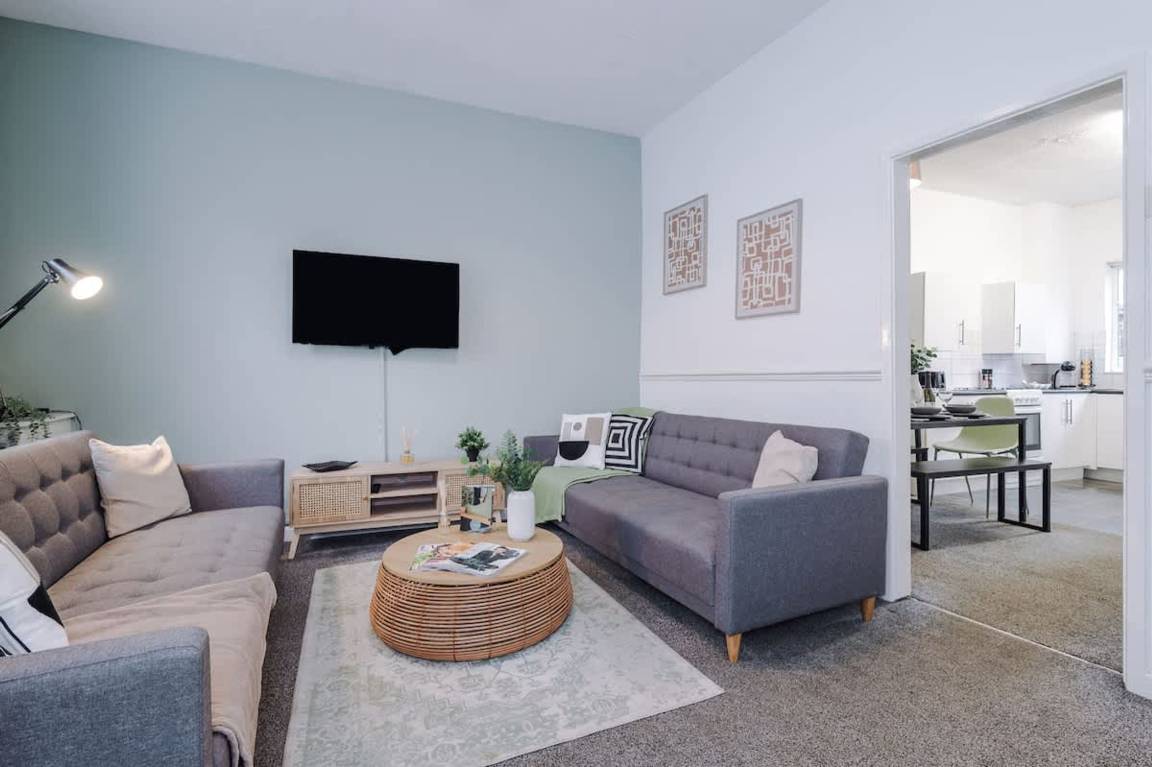 Apartment ∙ 2 Bedrooms ∙ 7 Guests - Manchester