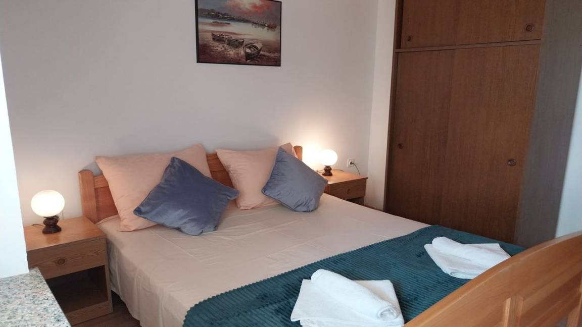 45 M² Ferienwohnung ∙ 2 Schlafzimmer ∙ 2 Gäste - Karlobag