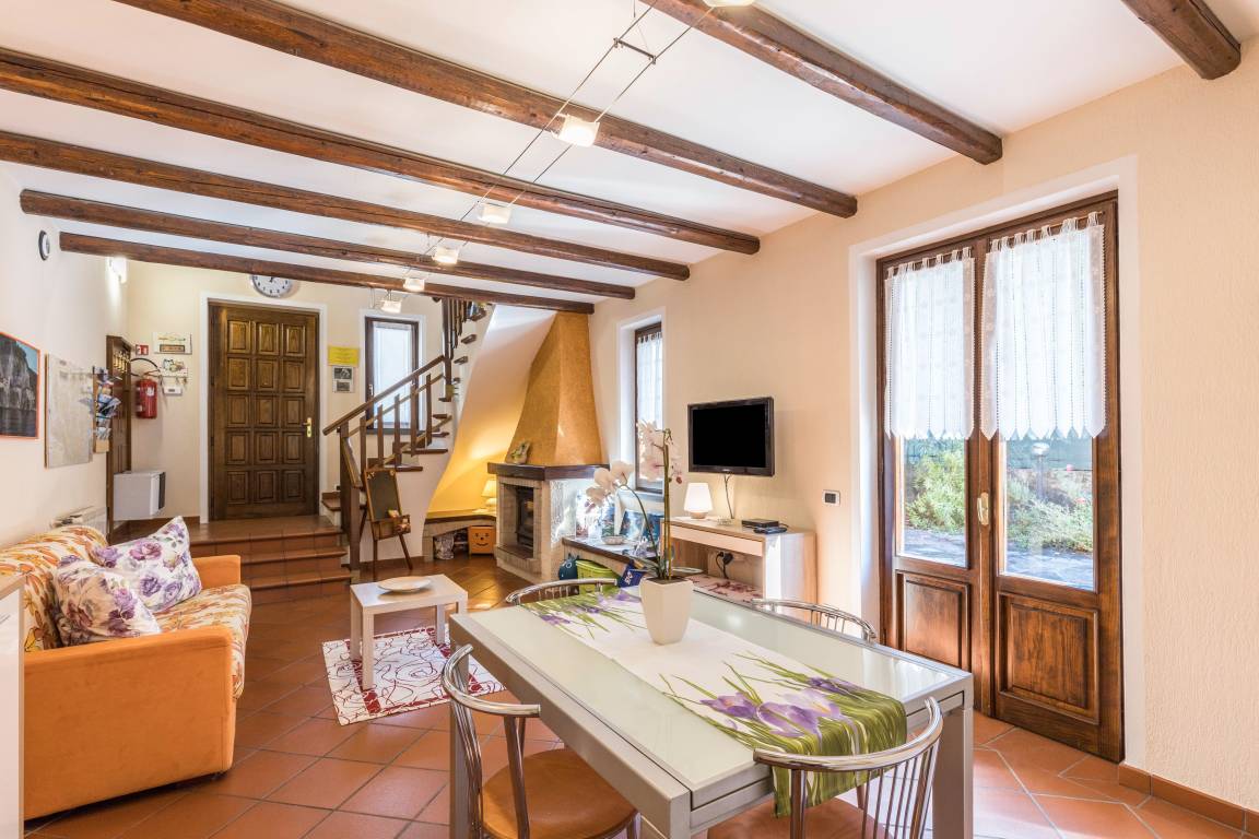 90 M² House ∙ 1 Bedroom ∙ 4 Guests - Stresa