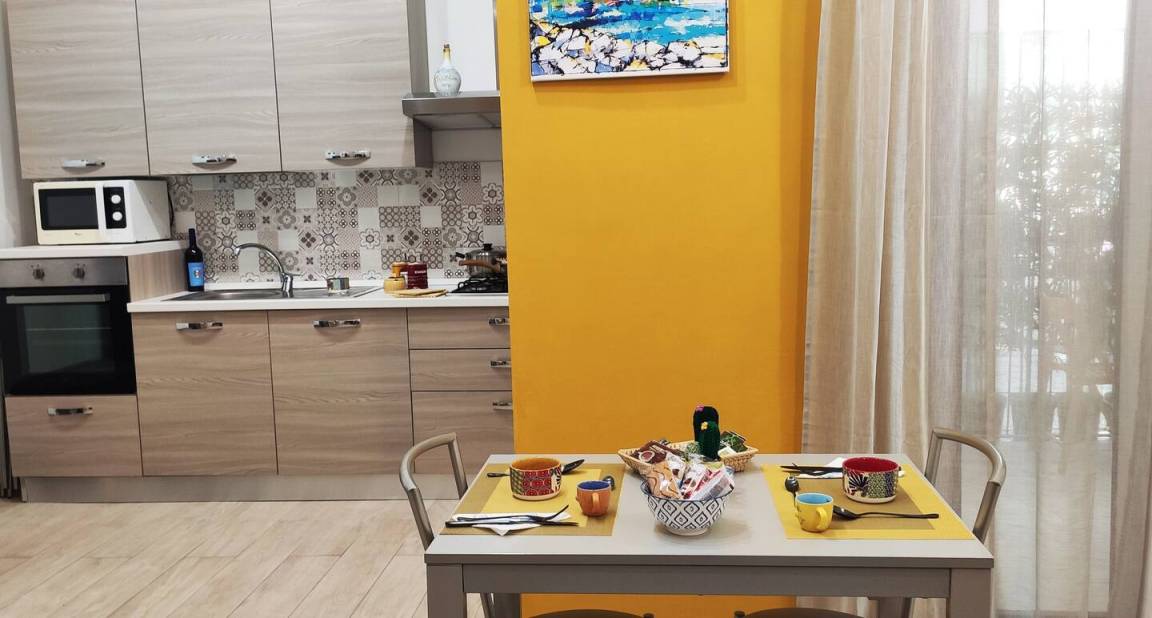65 M² Apartment ∙ 2 Bedrooms ∙ 4 Guests - Napoli, İtalya