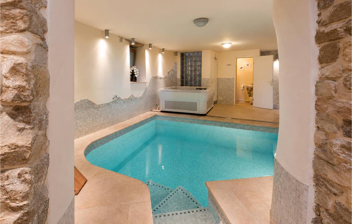 180 M² House ∙ 4 Bedrooms ∙ 8 Guests - Motovun