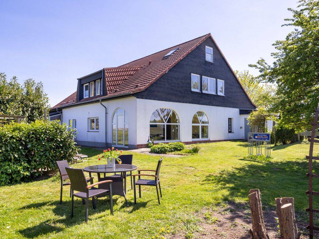 422 M² Ferienwohnung ∙ 9 Schlafzimmer ∙ 25 Gäste - Kühlungsborn