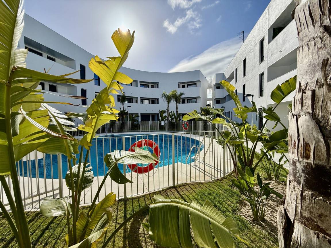88 M² Apartamento ∙ 3 Habitaciones ∙ 6 Huéspedes - Rota