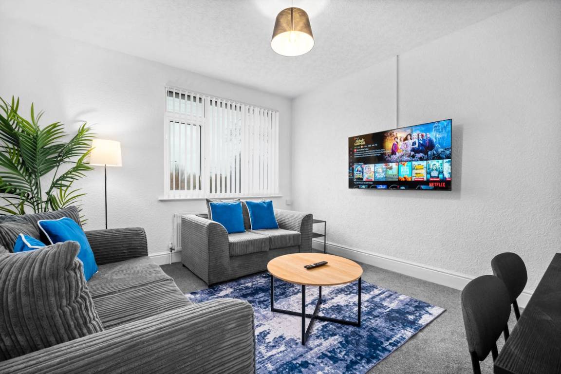 90 M² Apartment ∙ 2 Bedrooms ∙ 4 Guests - Birmingham