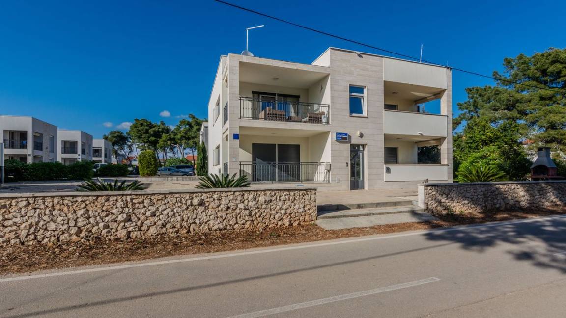 75 M² Apartment ∙ 2 Bedrooms ∙ 6 Guests - Vir