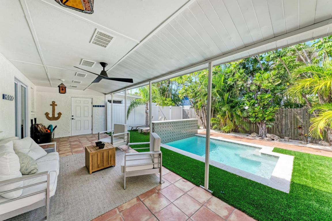 House ∙ 2 Bedrooms ∙ 6 Guests - Holmes Beach, FL