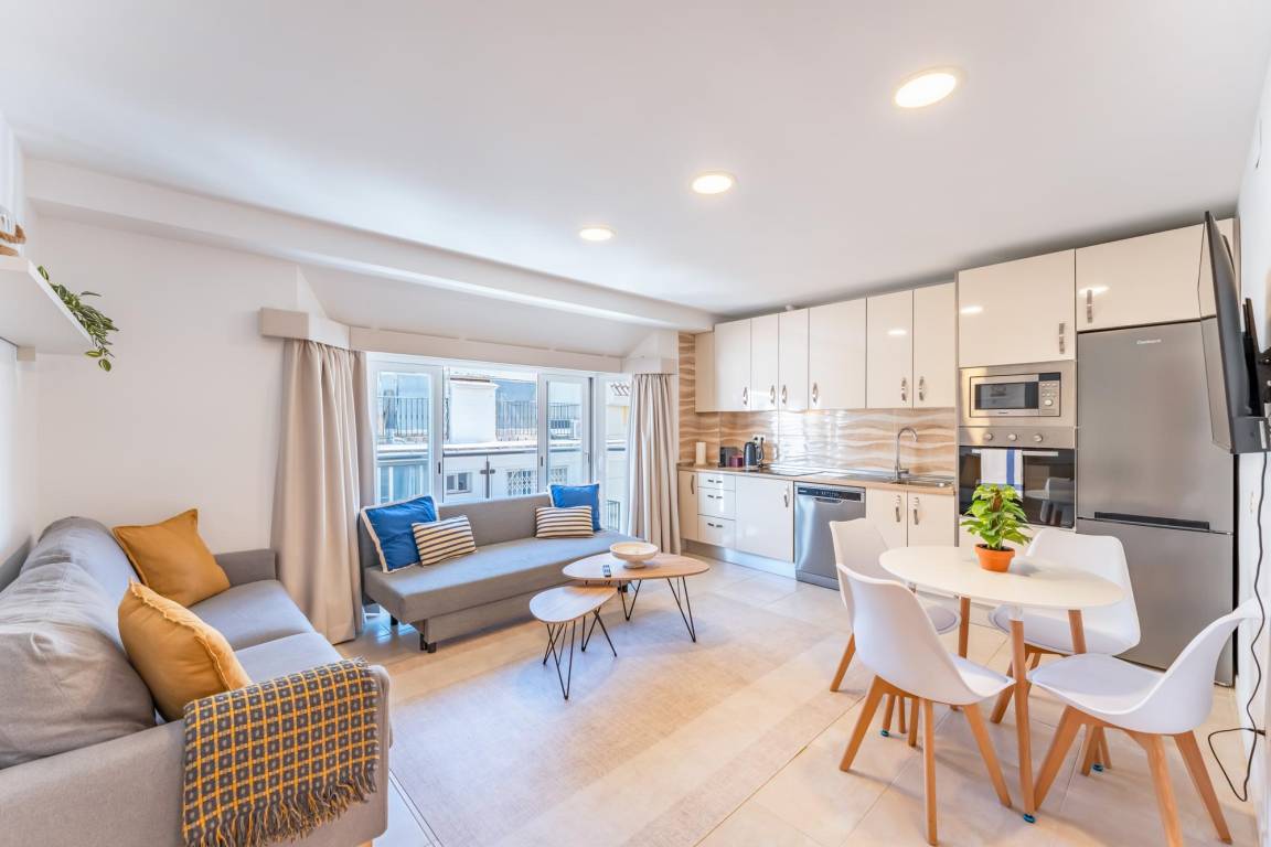 56 M² Apartamento ∙ 2 Habitaciones ∙ 6 Huéspedes - Fuengirola