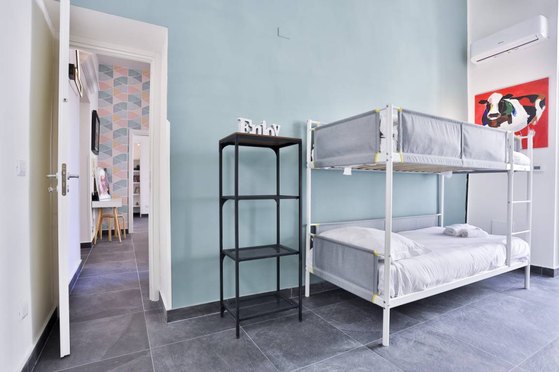 GuestHost - Garibaldi huge and cozy apartment