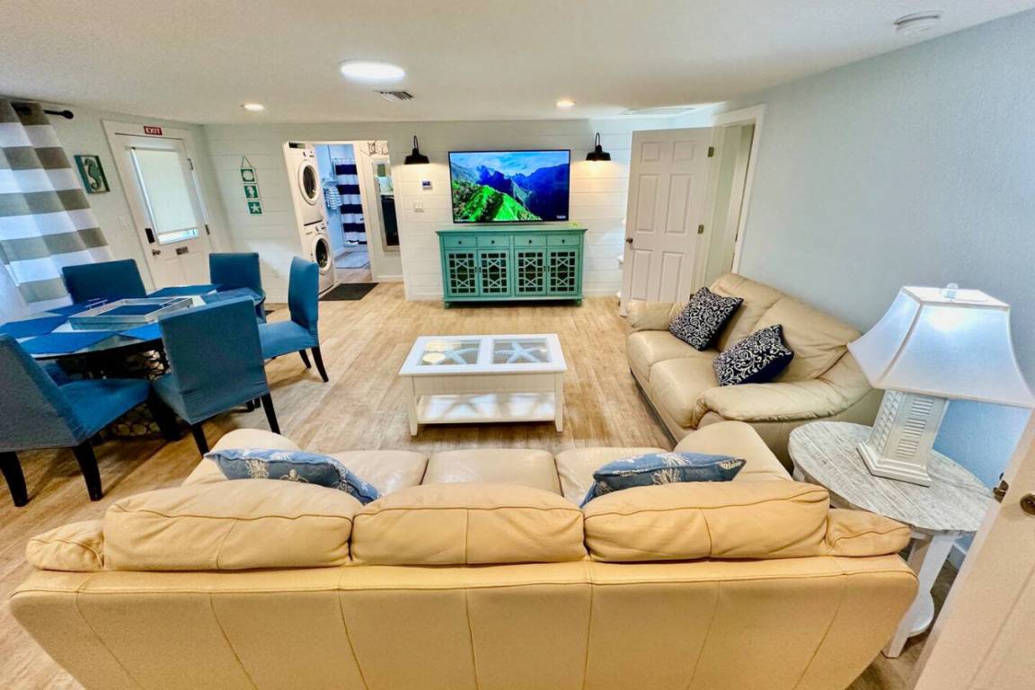 House ∙ 3 Bedrooms ∙ 6 Guests - Siesta Key, FL
