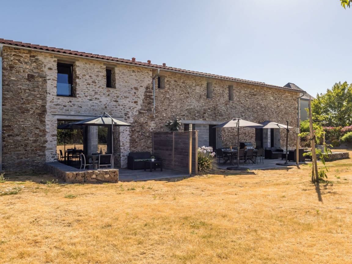 194 M² Cottage ∙ 5 Chambres ∙ 11 Personnes - Nantes