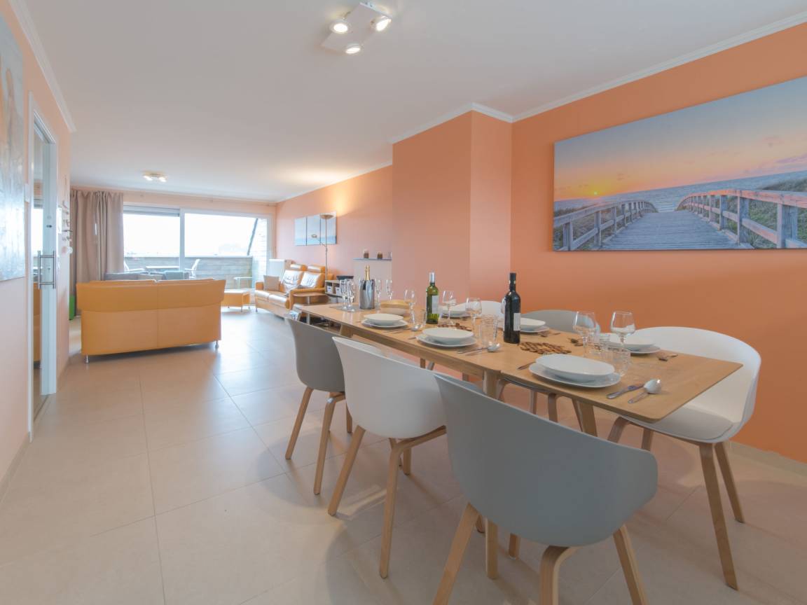 125 M² Appartement ∙ 2 Slaapkamers ∙ 6 Gasten - Bredene