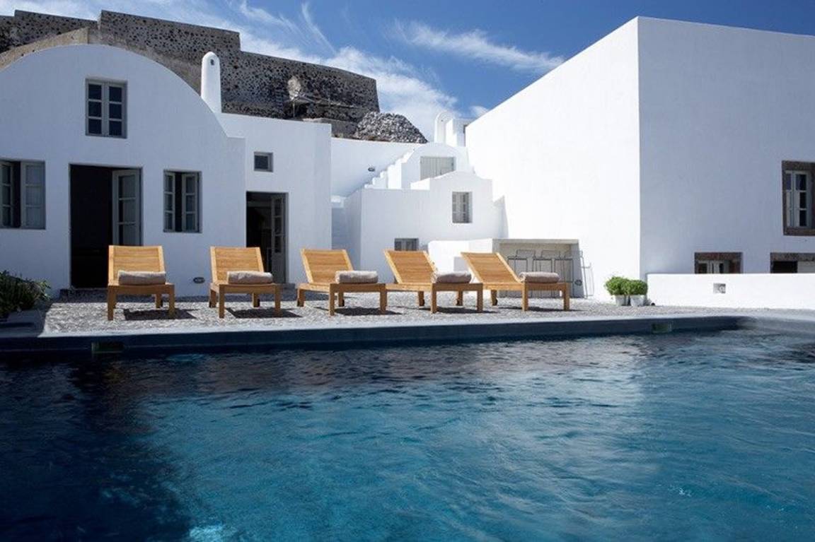 Villa ∙ 2 Bedrooms ∙ 4 Guests - Santorini
