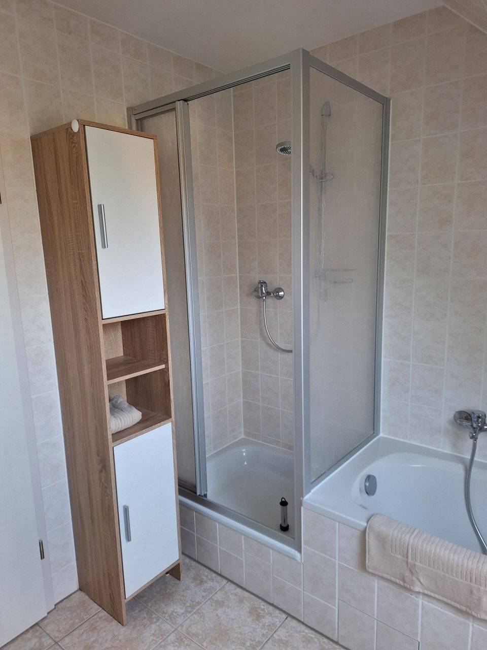 63 m² Ferienwohnung ∙ 1 Schlafzimmer ∙ 6 Gäste – Bild 11