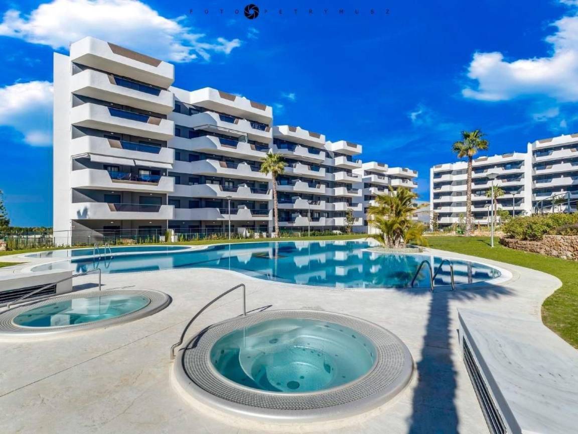 100 M² Apartment ∙ 3 Bedrooms ∙ 8 Guests - Tabarca